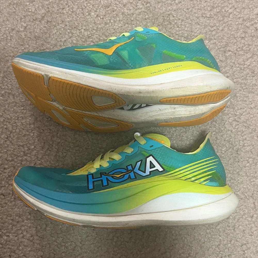 Hoka Rocket X 2 carbon plated running shoes - size 7. - Picture 3 of 8